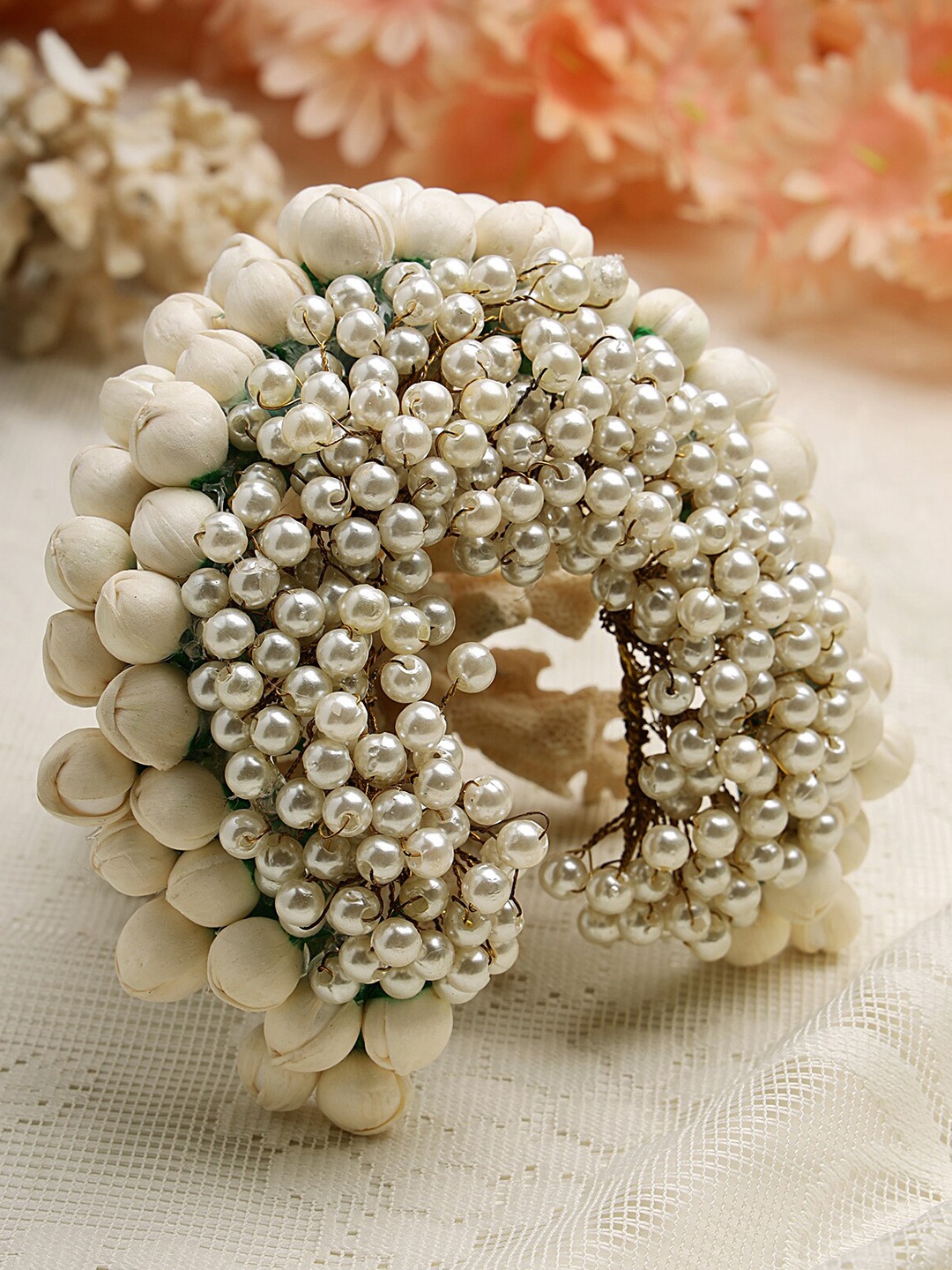 

Moedbuille Women Embellished Hair Accessory, Off white