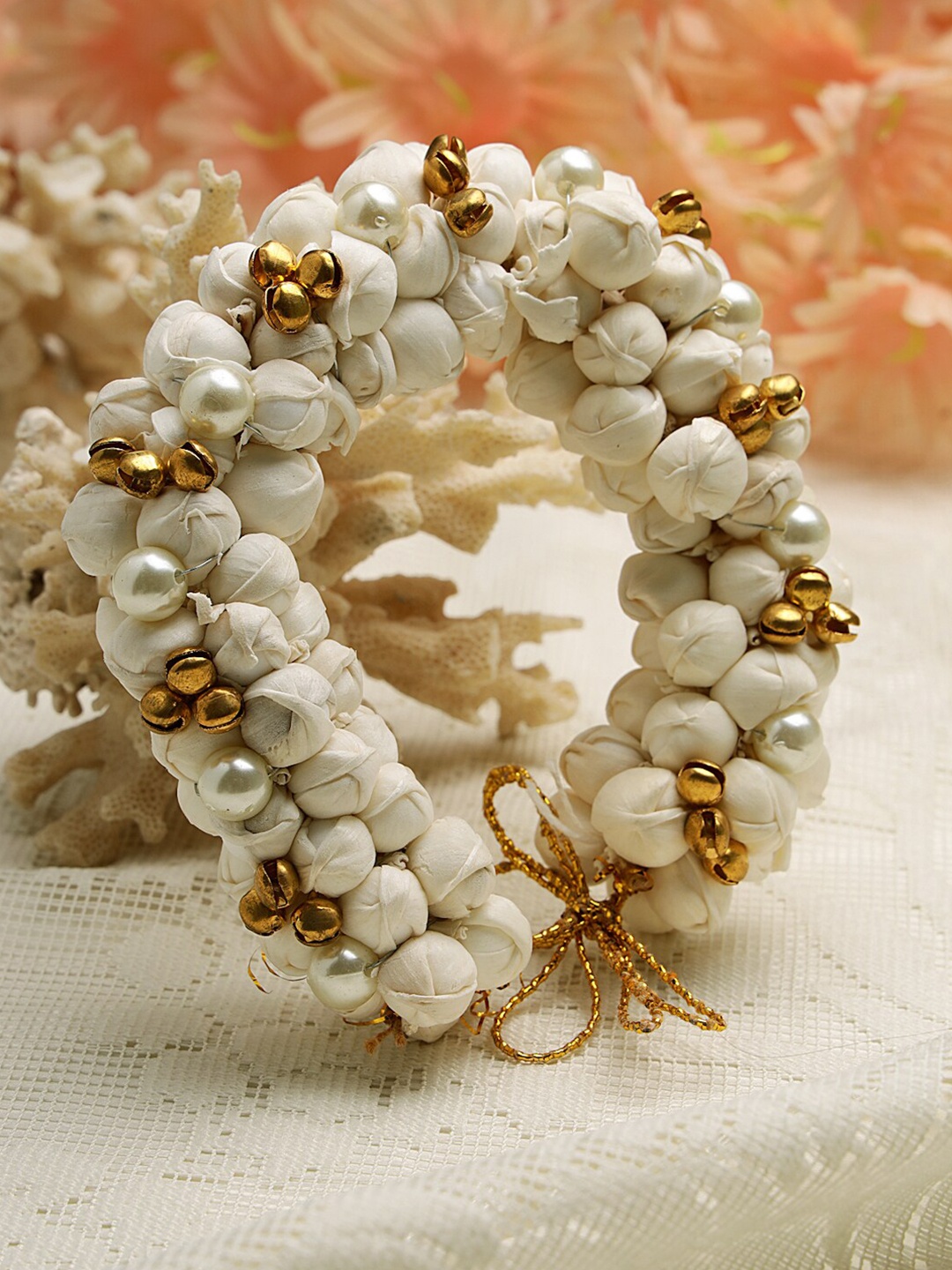 

Moedbuille Women Embellished Hair Accessory, Off white