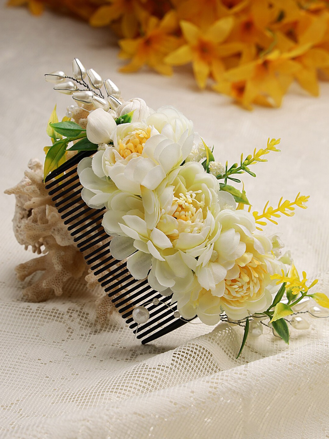 

Moedbuille Women Embellished Hair Accessory, Off white