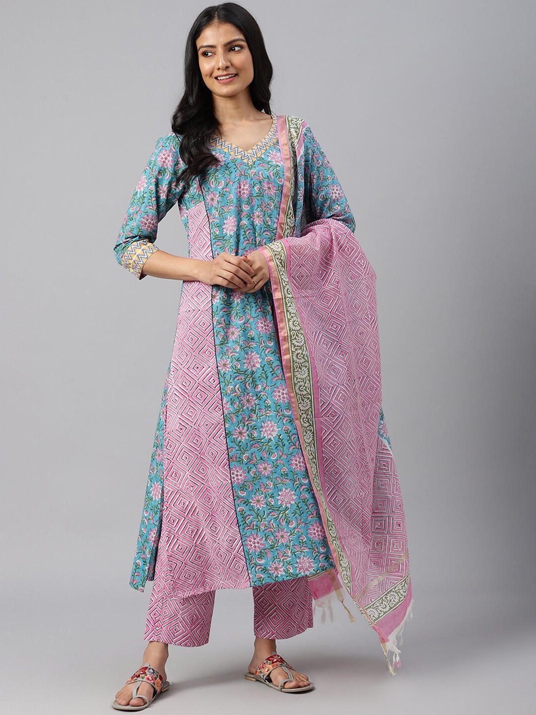 

SHRINKHLA Pure Cotton Printed Tasselled Border Dupatta, Pink