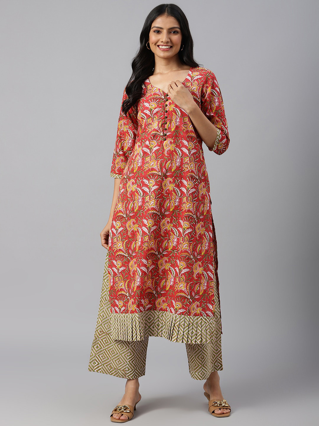 

SHRINKHLA Women Red & Olive Green Printed Pure Cotton Straight Kurta with Palazzos
