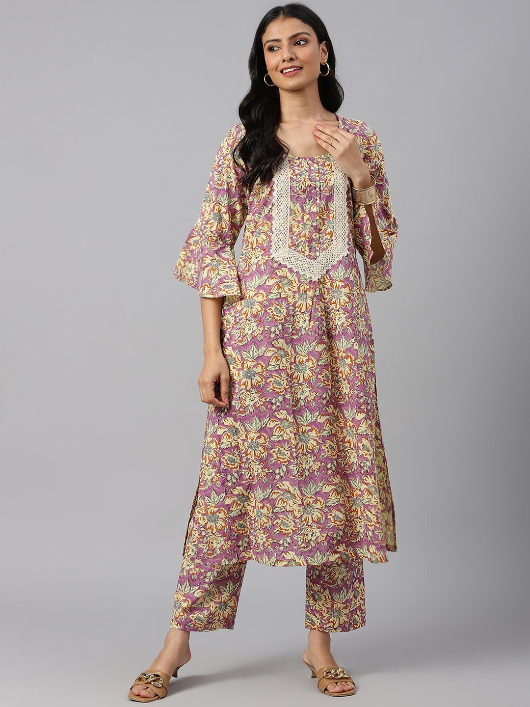 

SHRINKHLA Women Purple Floral Printed Round Neck Pure Cotton Kurta with Palazzos