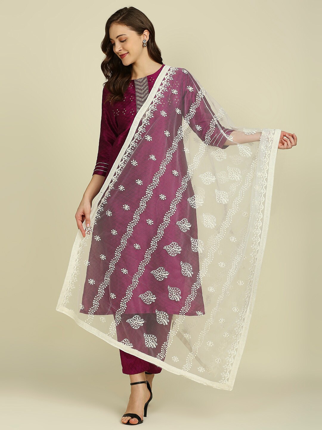 

Dupatta Bazaar Embroidered Net Dupatta, Off white
