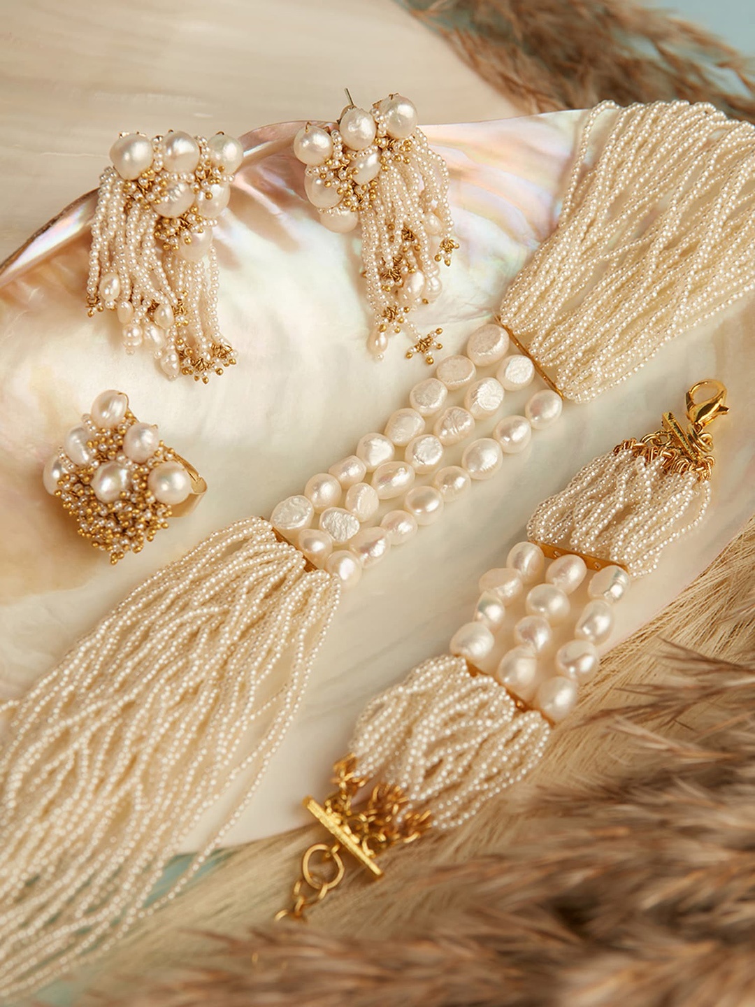 

D'oro Gold-Plated Pearls Studded & Beaded Jewellery Set