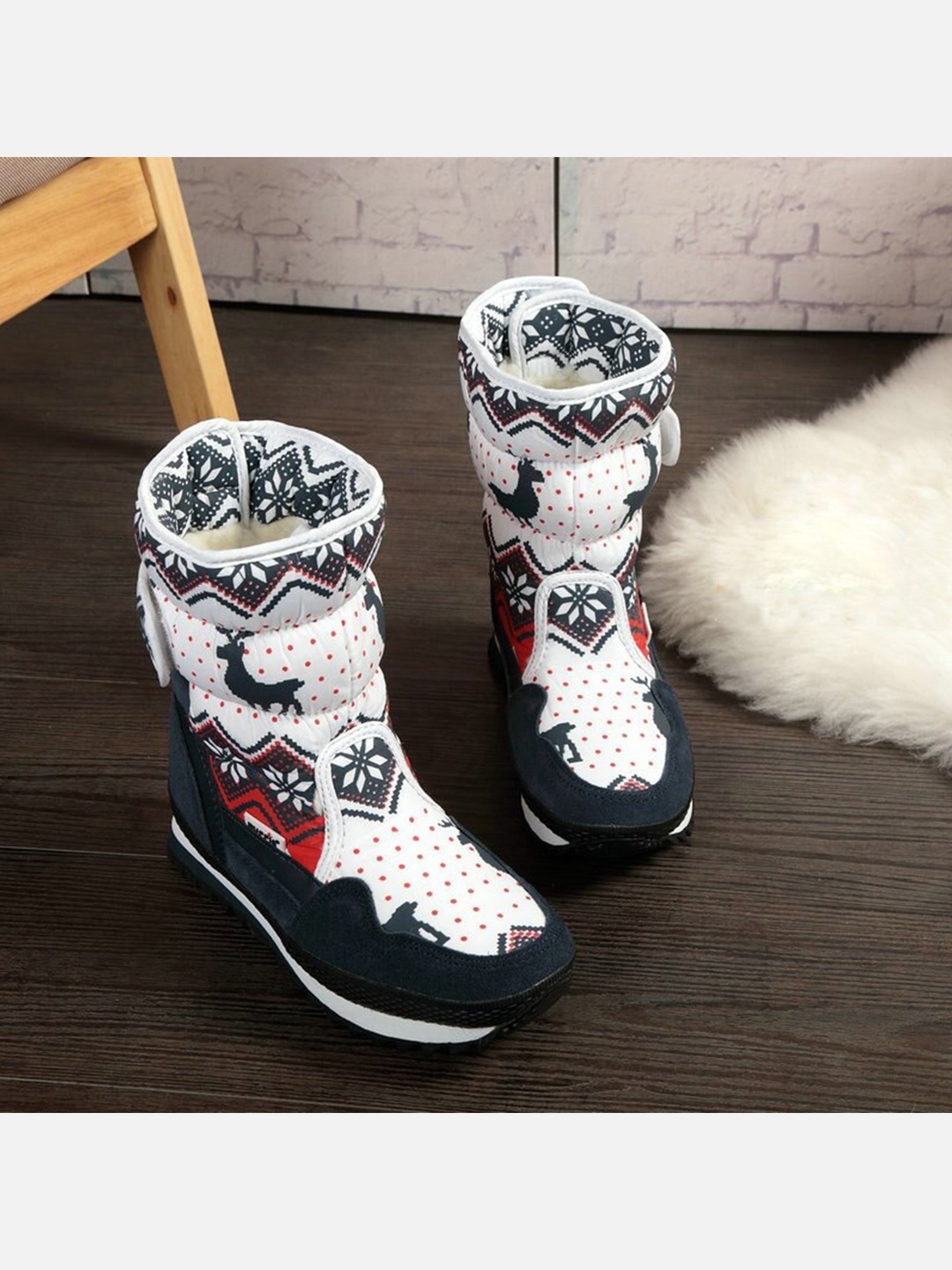 

Little Surprise Box LLP Kids Patterned Winter Boots, White