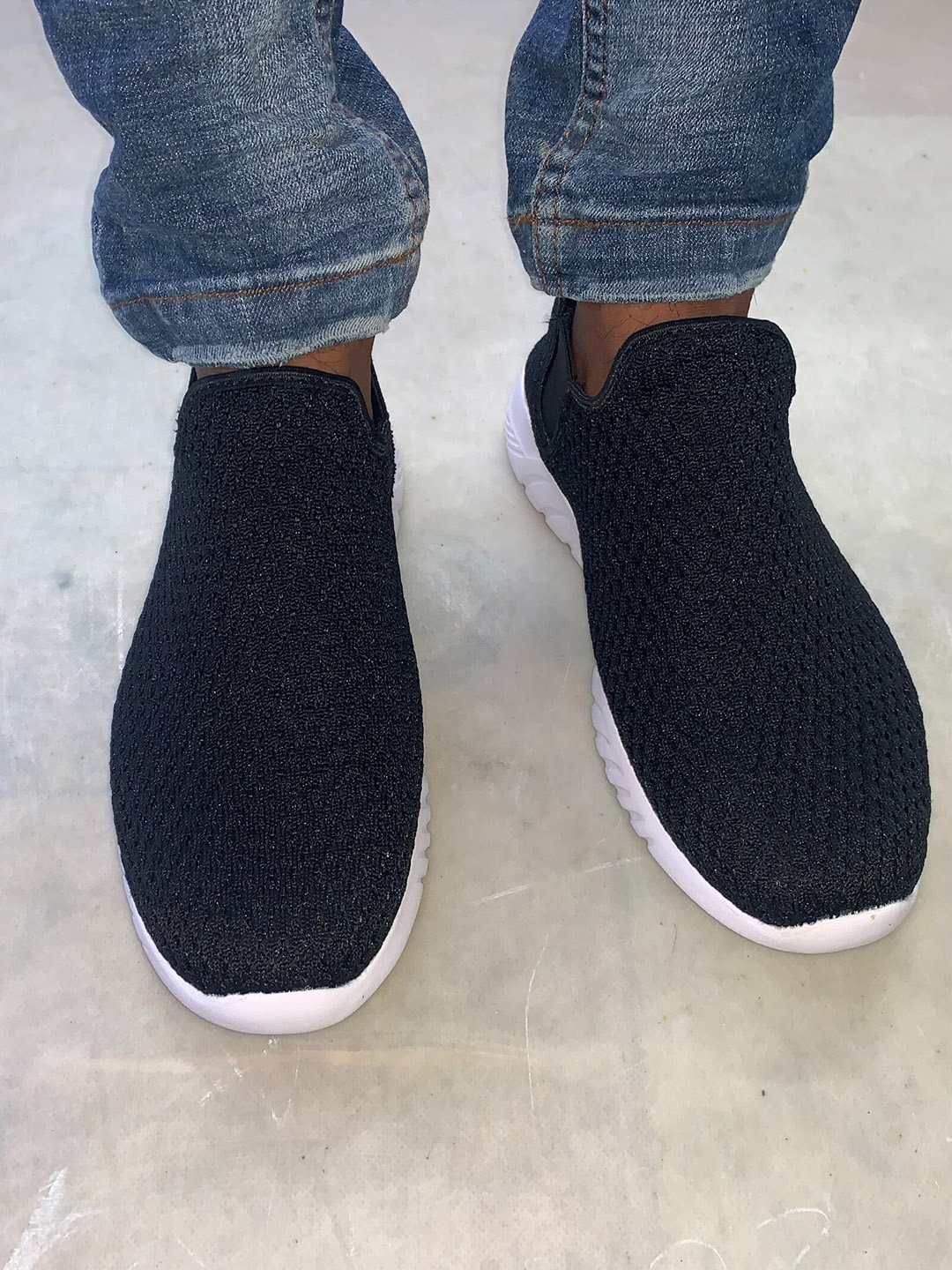 

TPENT Men Woven Design Slip-On Sneakers, Black