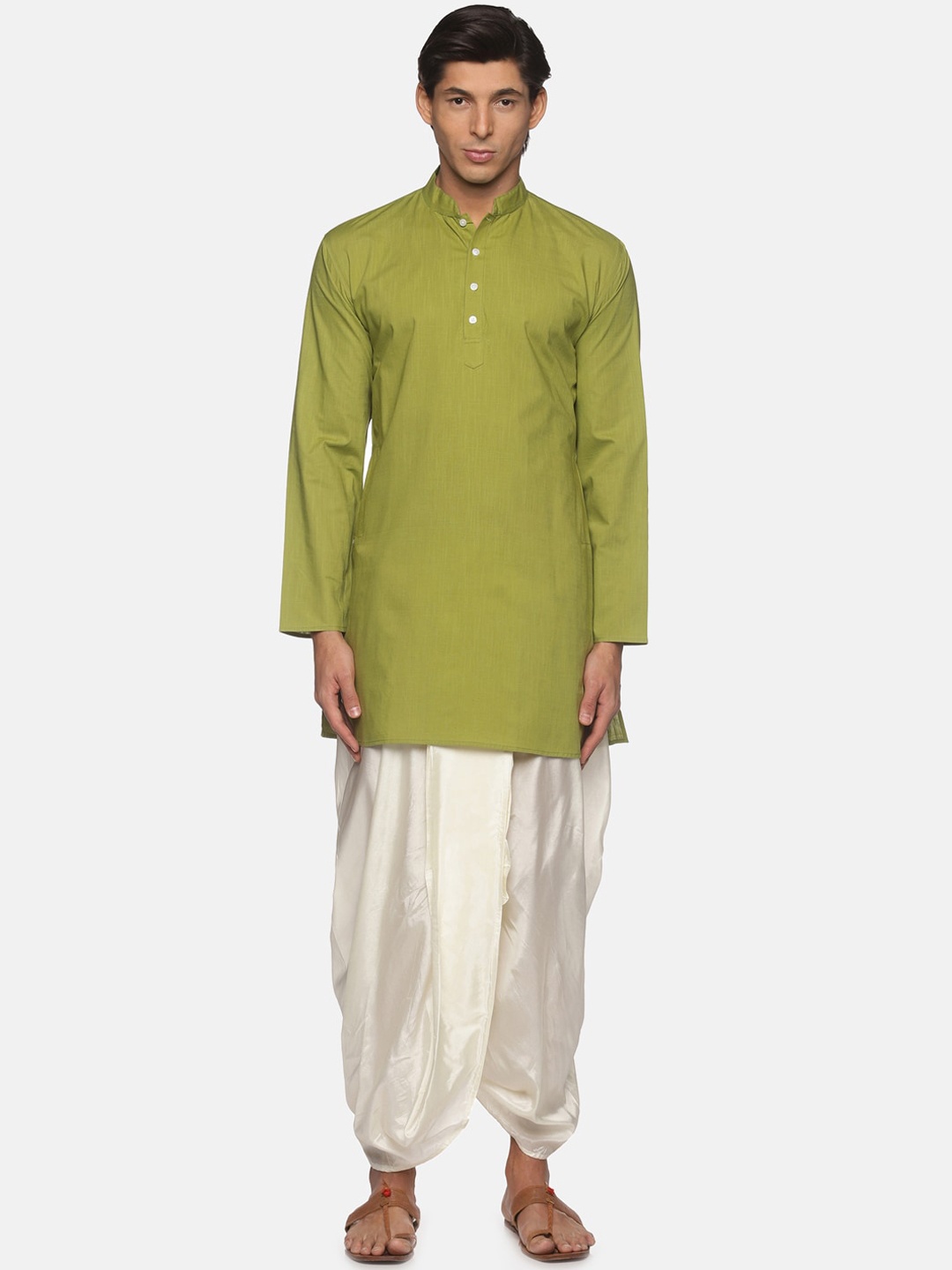 

Sethukrishna Men Green & White Solid Pure Cotton Kurta with Dhoti Pants