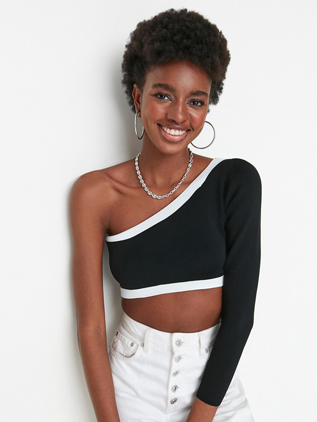 

Trendyol Colourblocked One Shoulder Monochrome Wrap Crop Top, Black