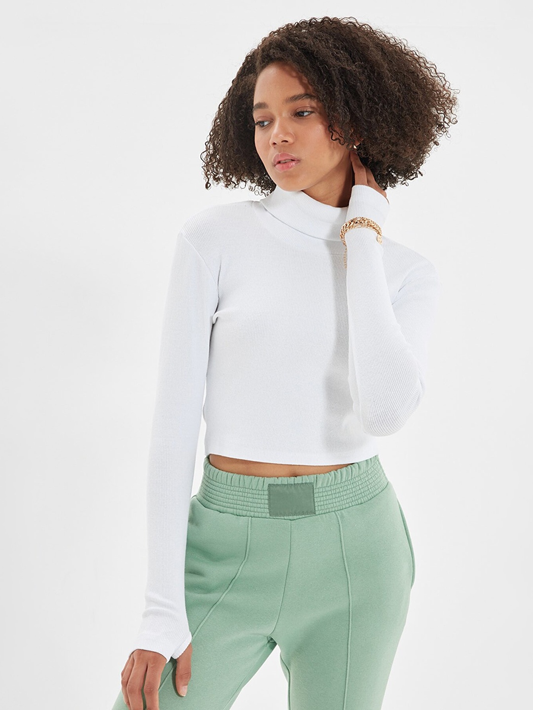 

Trendyol Women Solid Long Thumb Hole Sleeve Crop Top, White