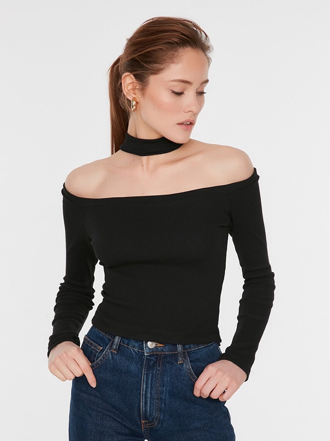 

Trendyol Women Off-Shoulder Bardot Top, Black