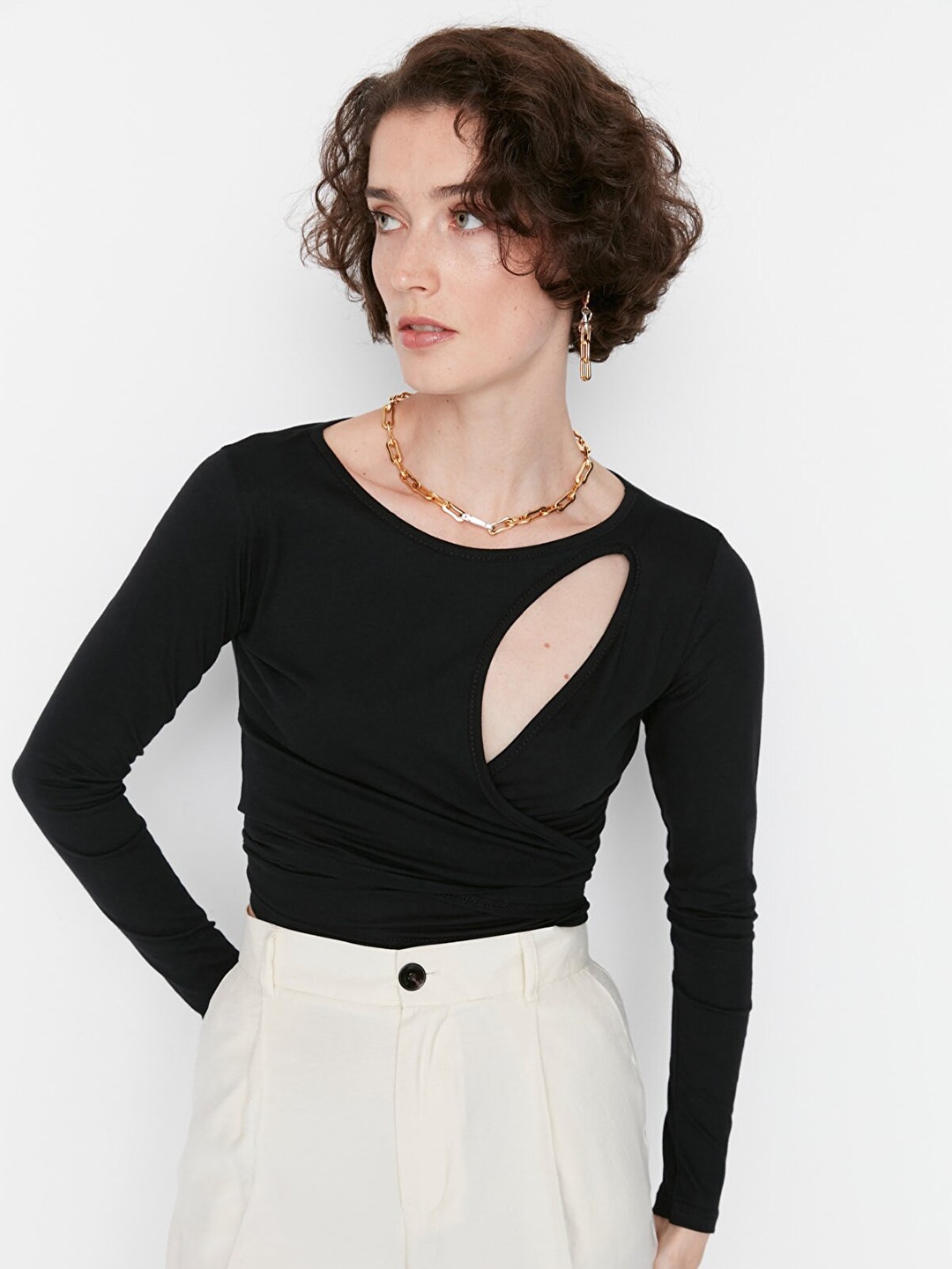 

Trendyol Pure Cotton Cut Out Top, Black