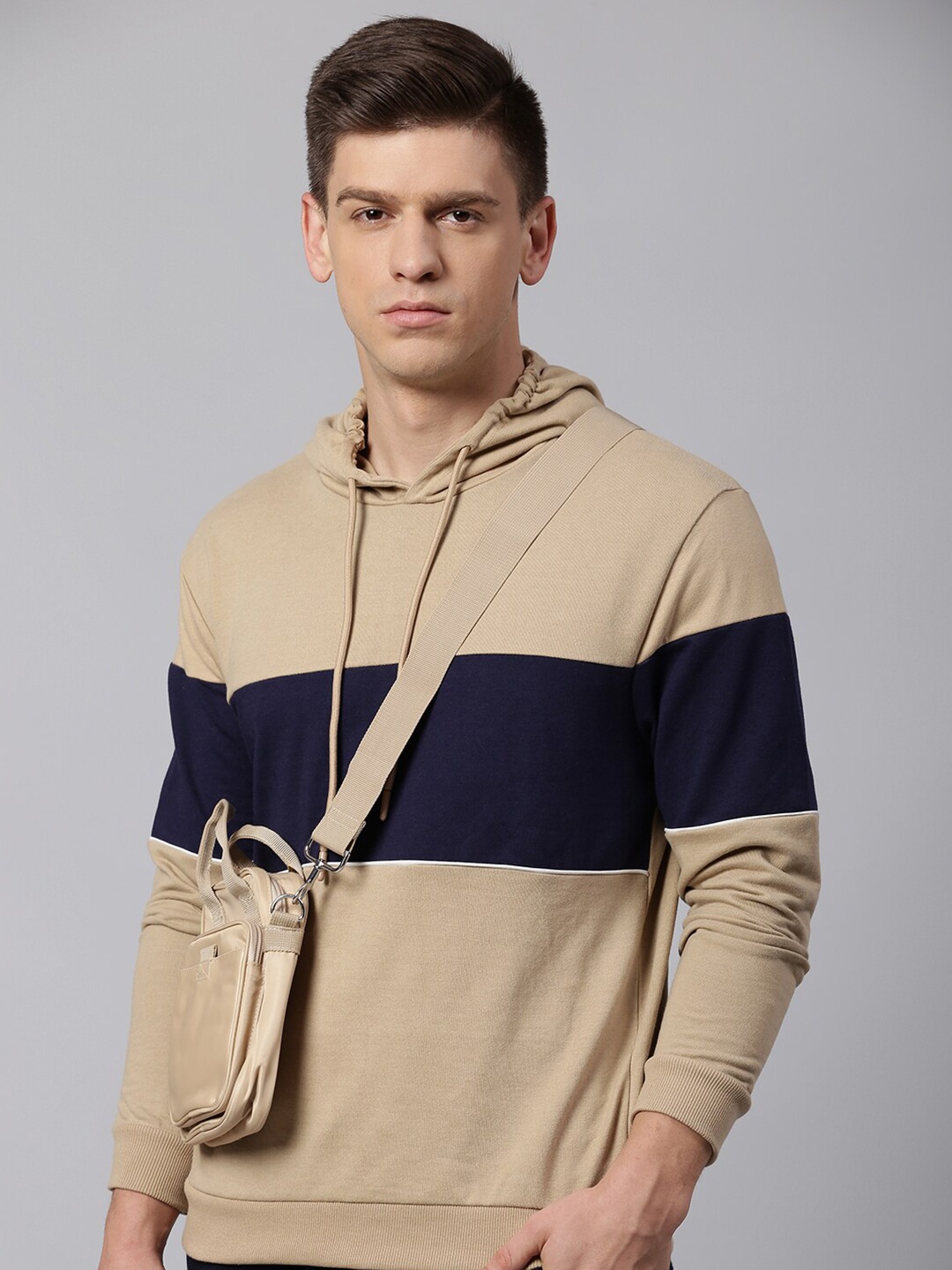 

Dennis Lingo Men Colourblocked Hooded Sweatshirt, Khaki