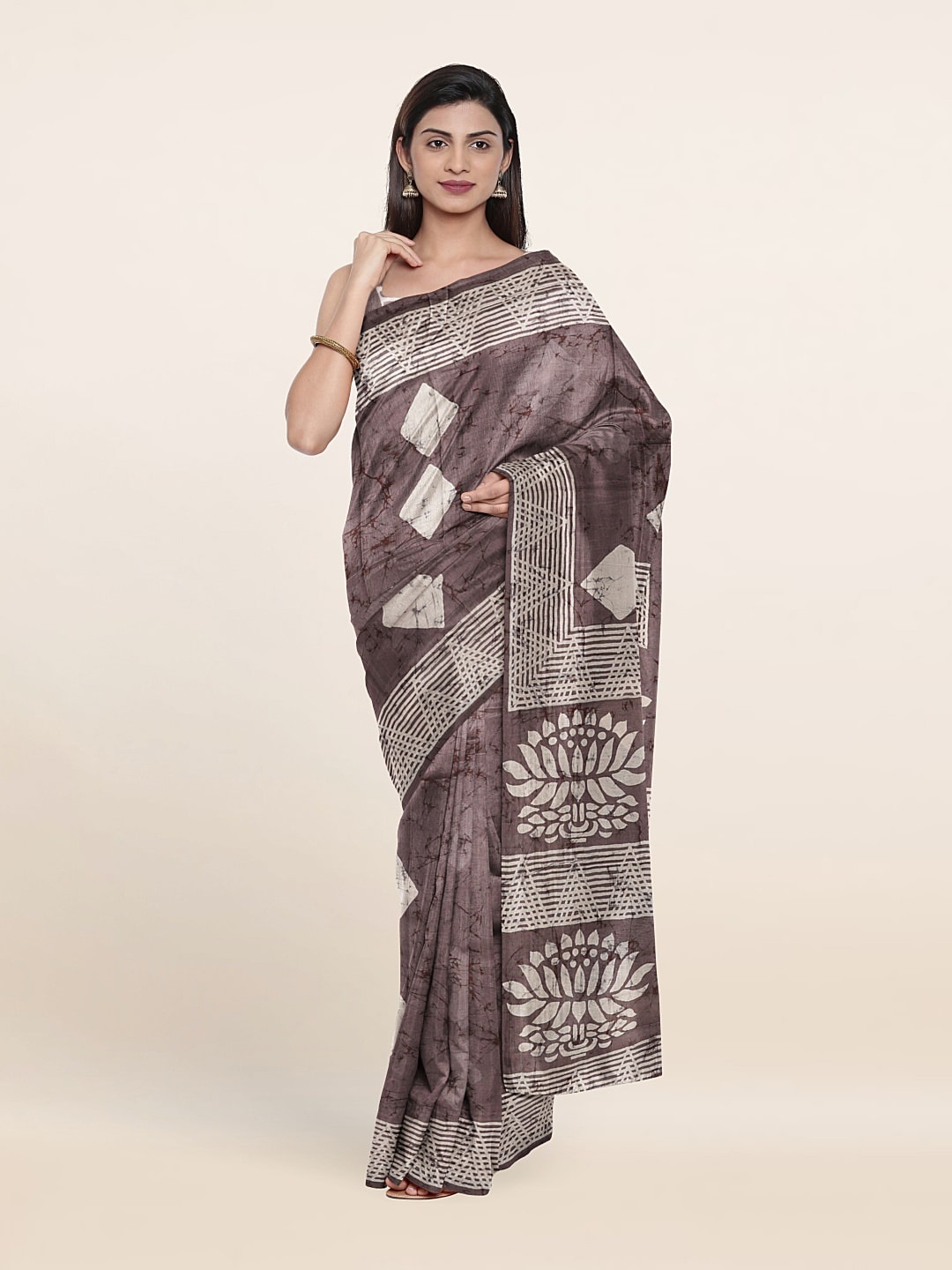 

Pothys Floral Jute Silk Saree, Grey