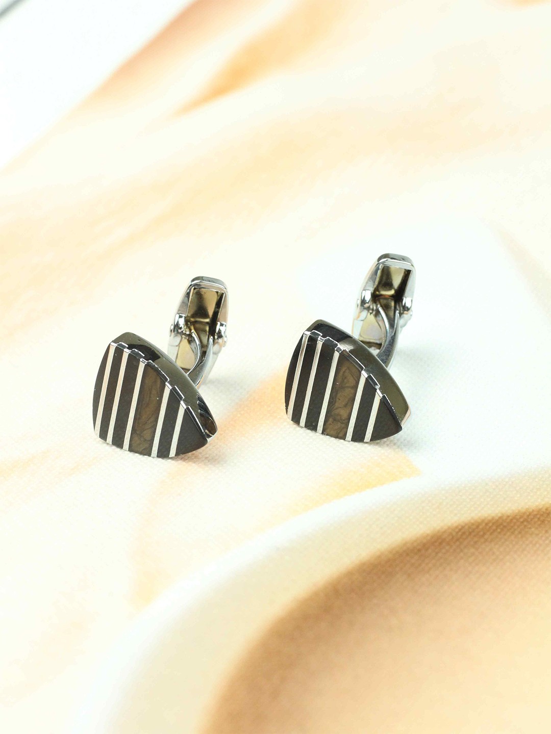 

Tossido Men Printed Brass Metal Premium Geometric Cufflink, Brown