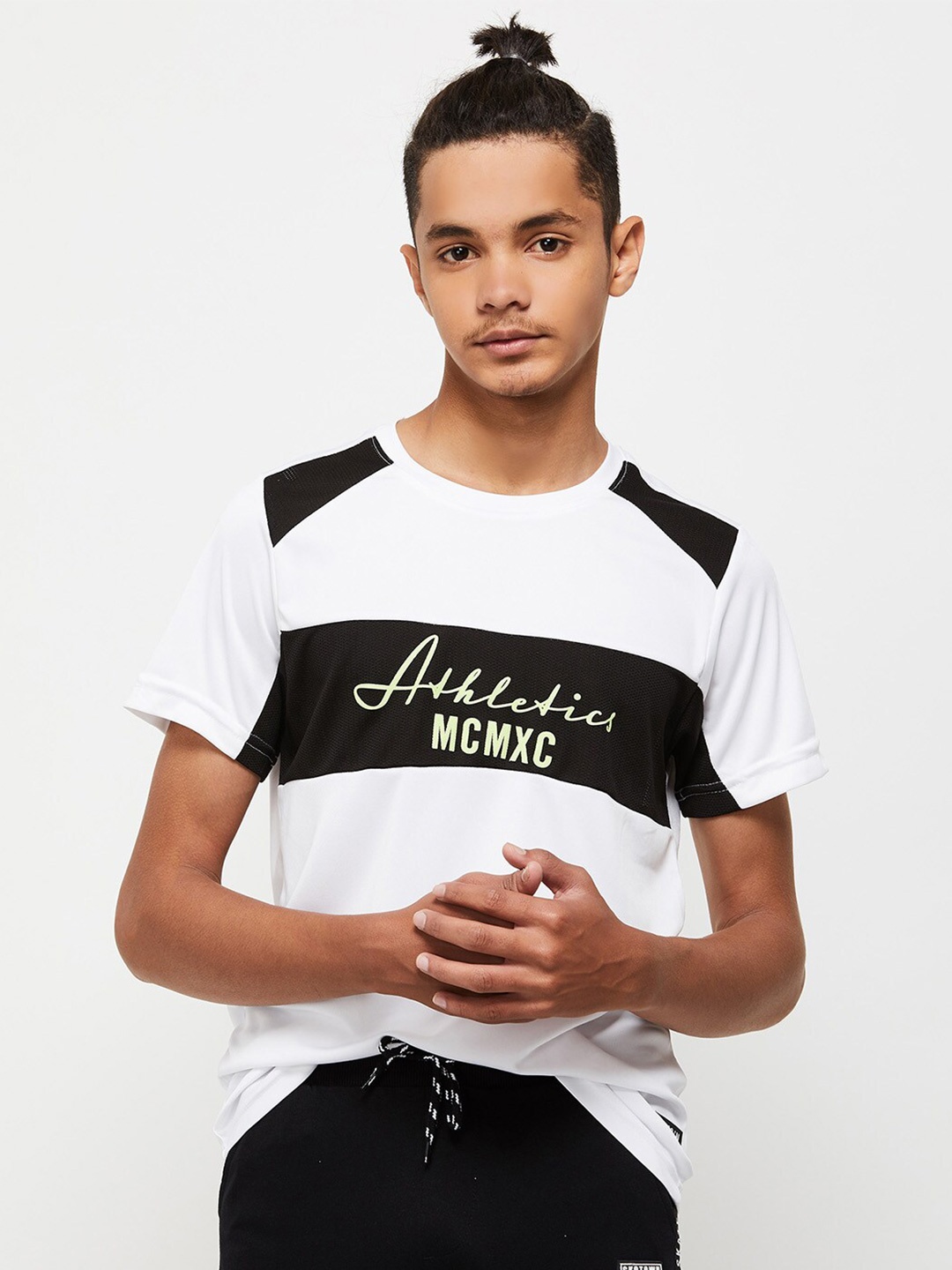 

max Boys Colourblocked Monochrome Cotton T-shirt, Black