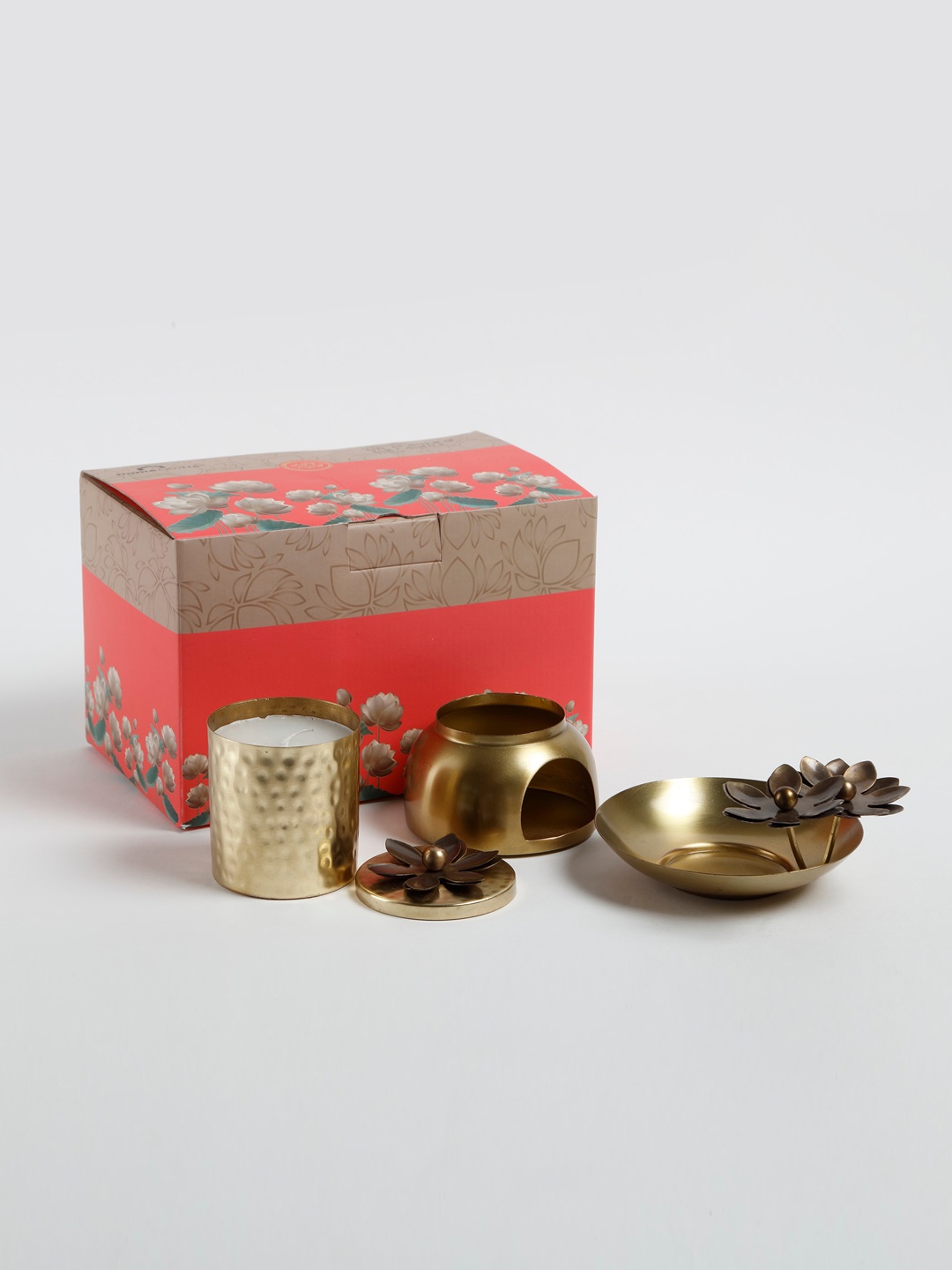 

Home Centre Set Of 3 Solid Candle Holders, Gold