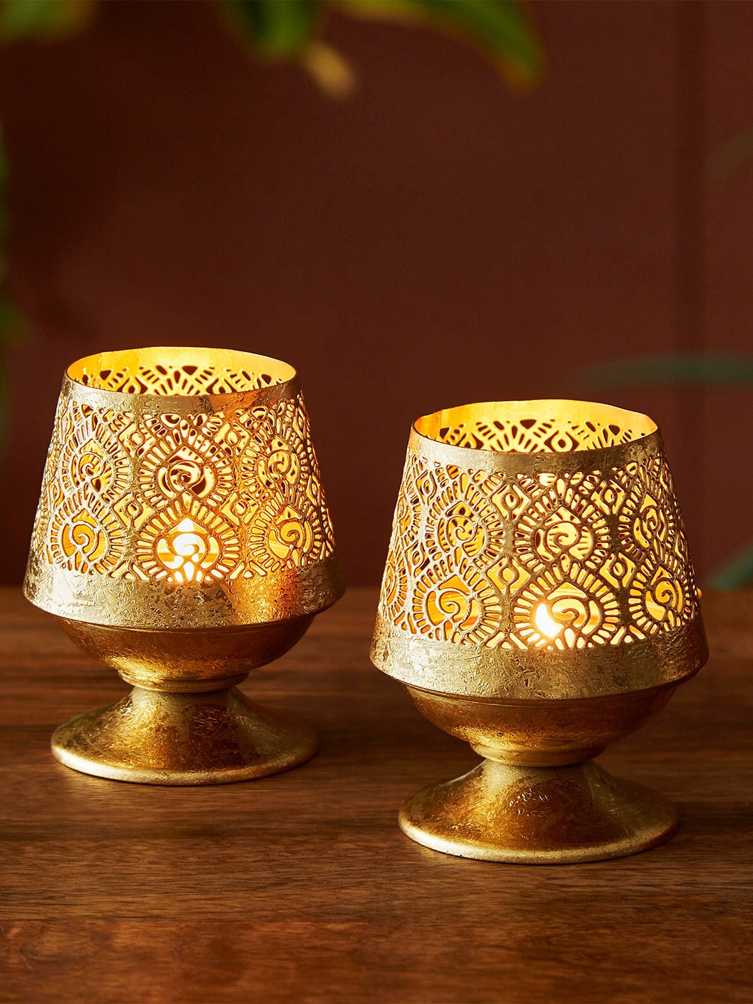 

Home Centre Set Of 2 Textured Iron T-Light Holder, Gold