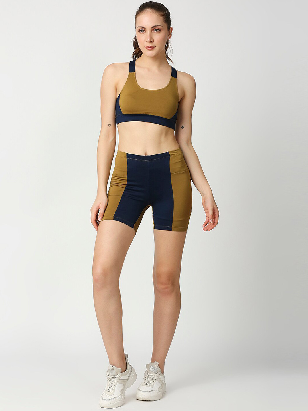 

Blamblack Women Solid Co-Ords Gym Wear Set, Navy blue