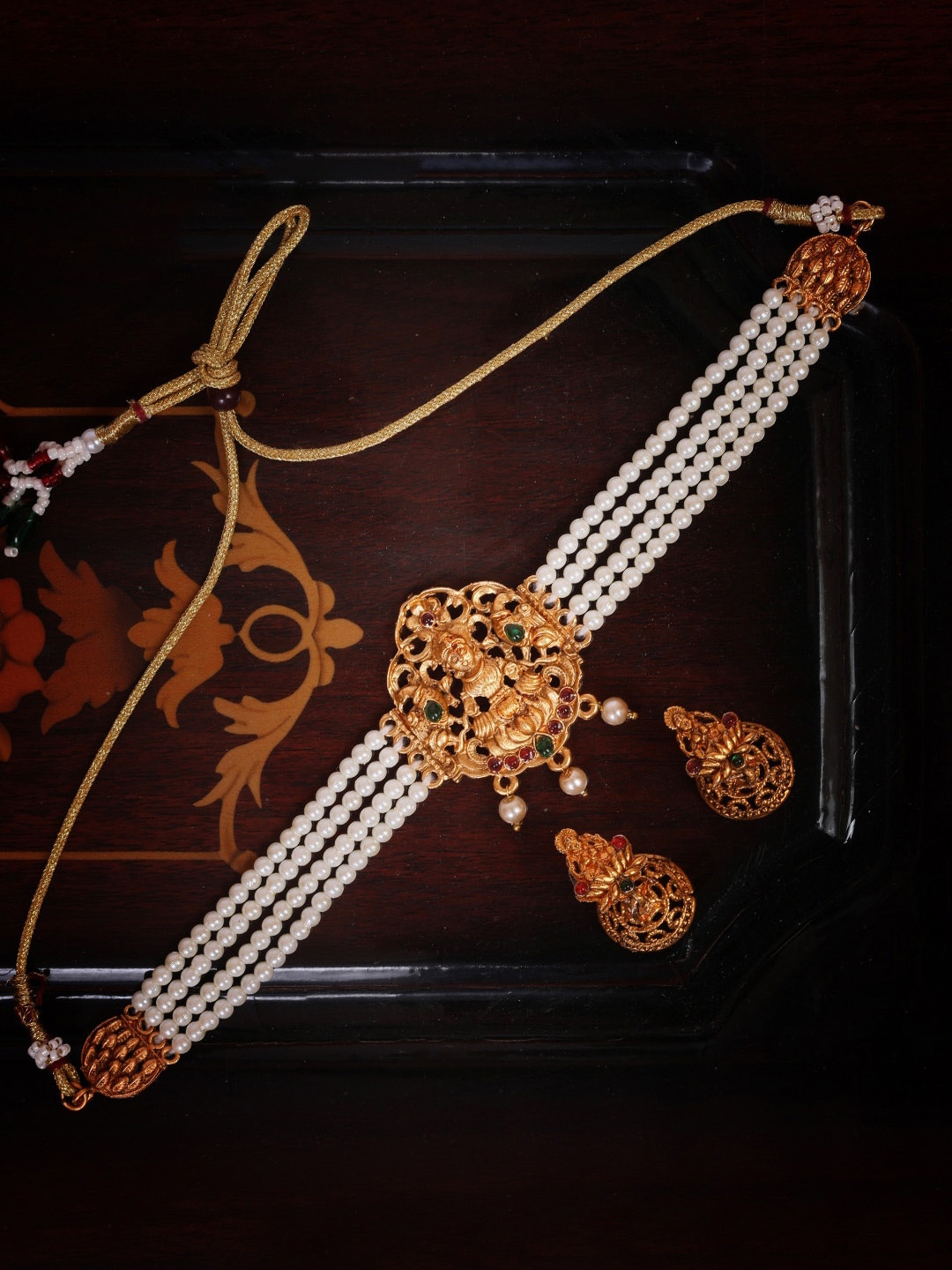 

GRIIHAM Gold-Plated Stone Studded & Pearl Beaded Jewellery Set