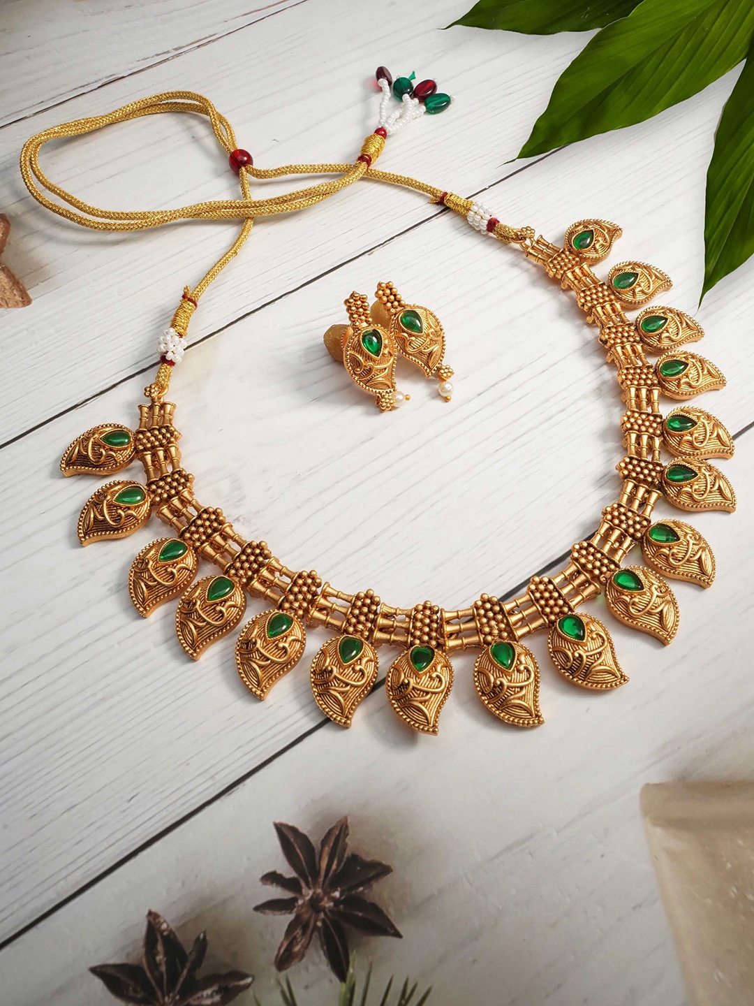 

GRIIHAM Gold-Plated & CZ Stone-Studded Leaf Design Jewellery Set, Green