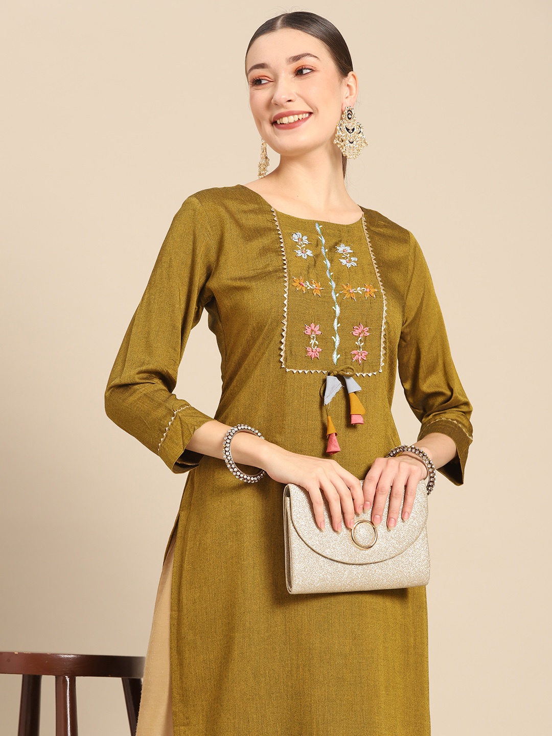 

Sangria Women Mustard Yellow Floral Embroidered Thread Work Kurta
