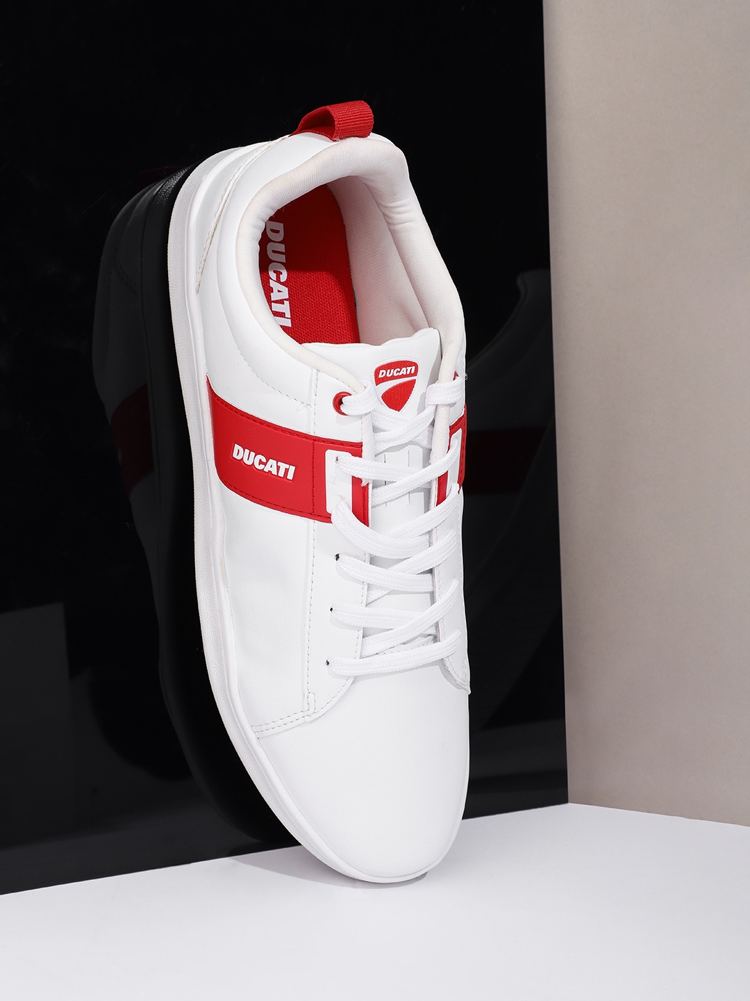 

Ducati Men White & Red Solid Sneakers