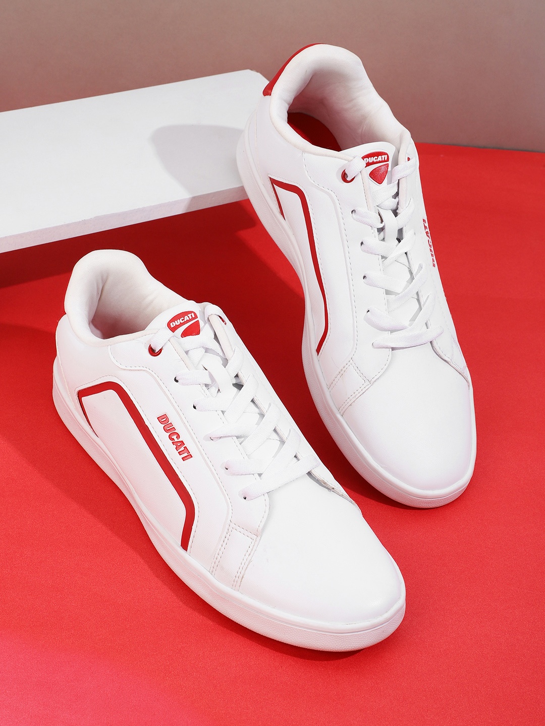 

Ducati Men White & Red Solid Sneakers
