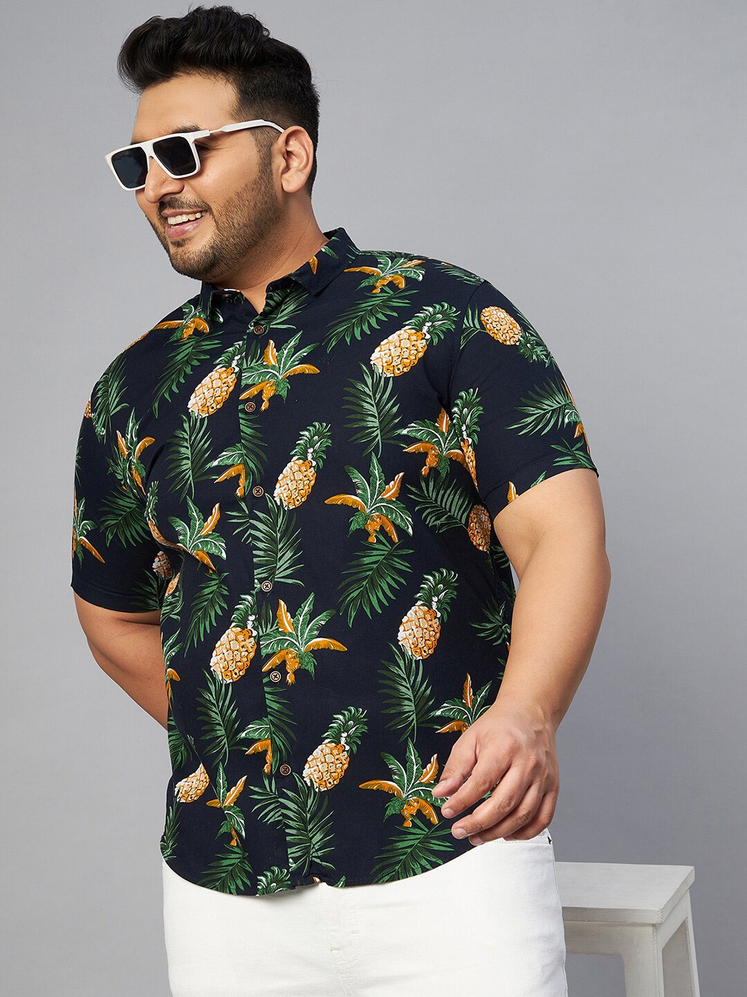

SHOWOFF Plus Men Comfort Fit Printed Casual Cotton Shirt, Navy blue