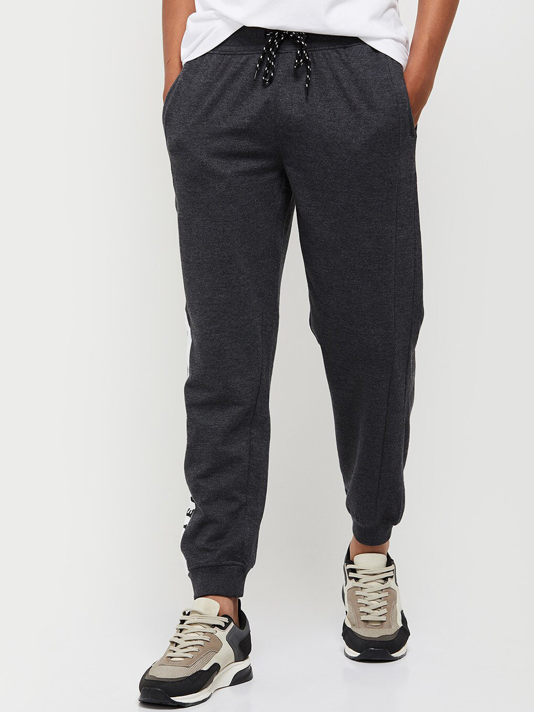 

max Boys Track Pants, Charcoal