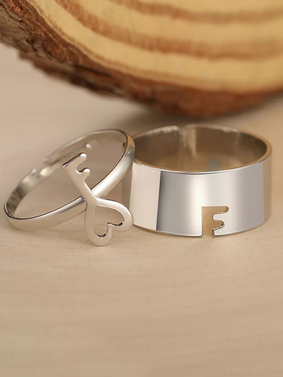 

Pinapes Set of 2 Silver-Plated Finger Ring