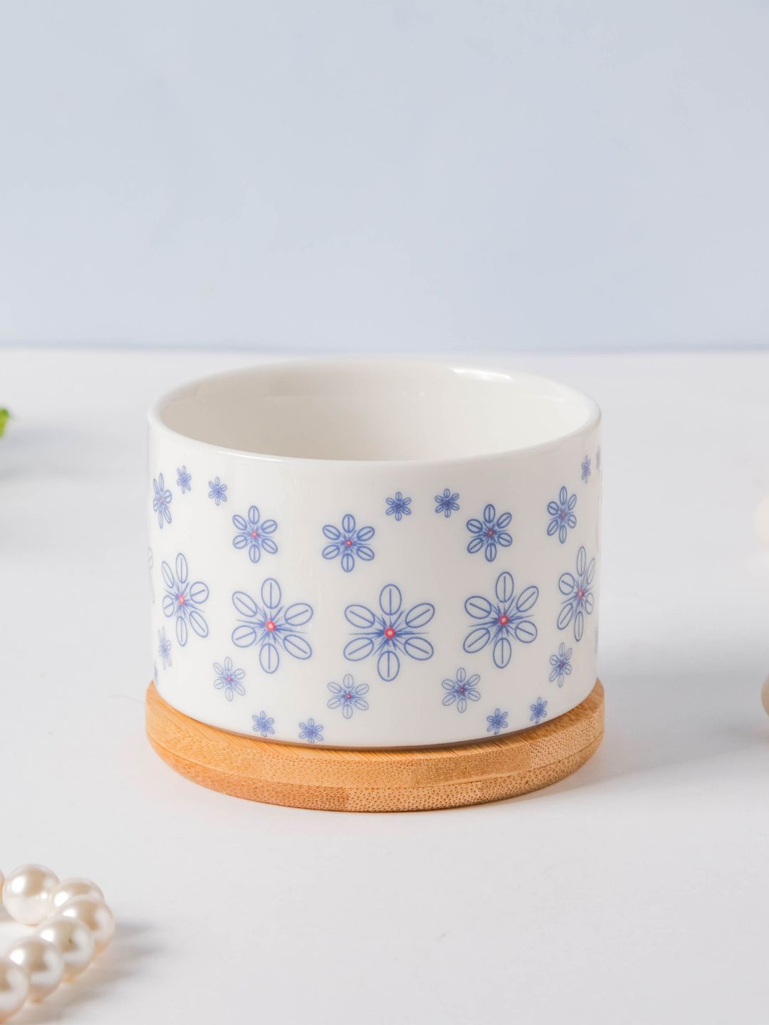 

Nestasia Printed Snowflake Japanese Planter And Wooden Coaster, White