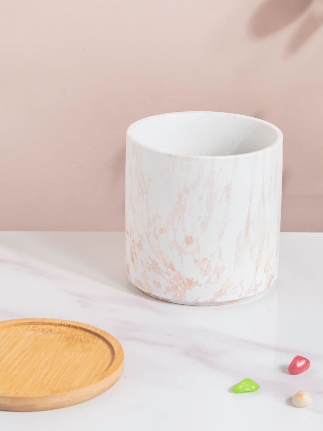 

Nestasia Textured Planter With Wooden Coaster, White