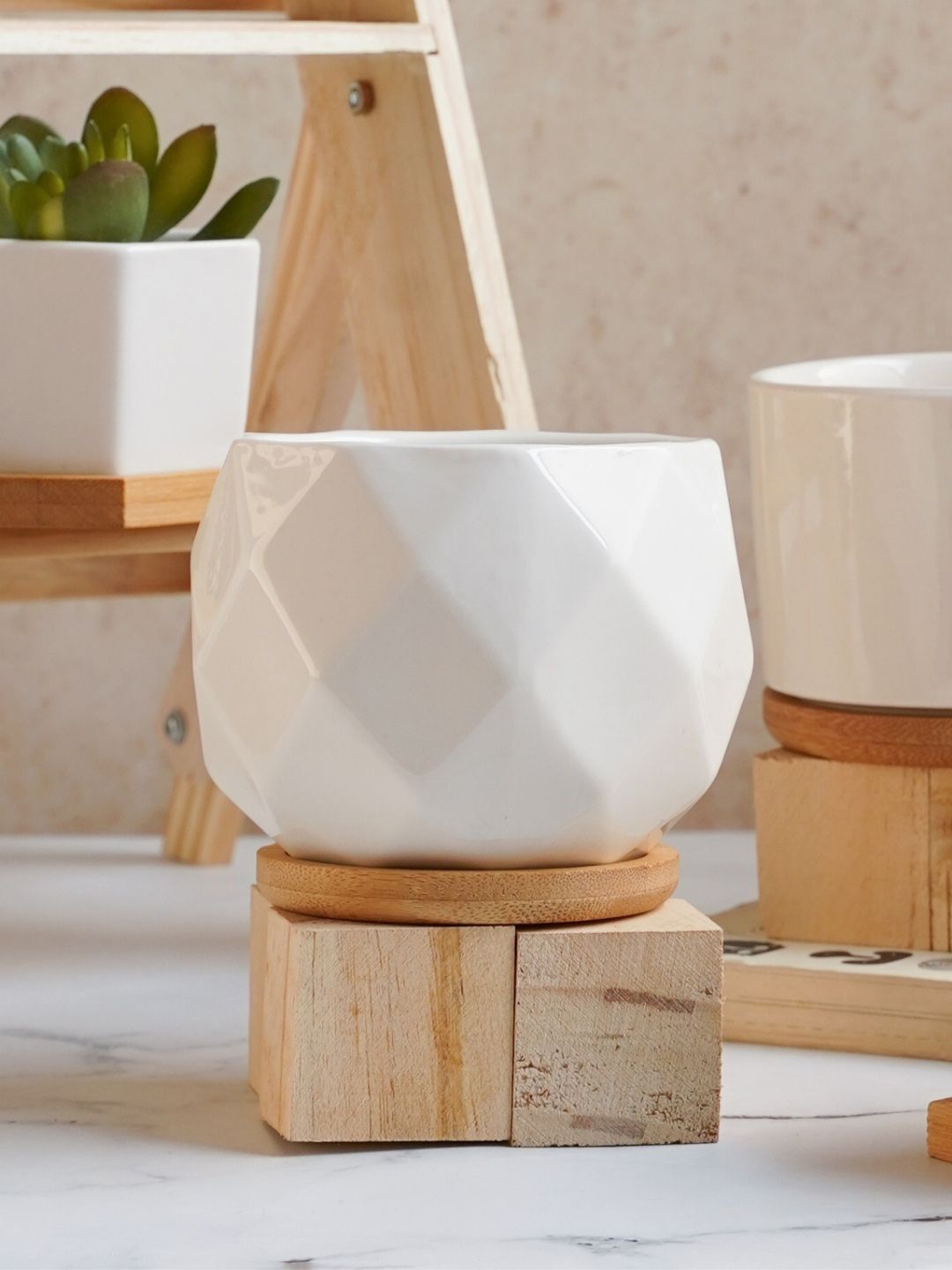 

Nestasia Solid Ceramic Planter, White