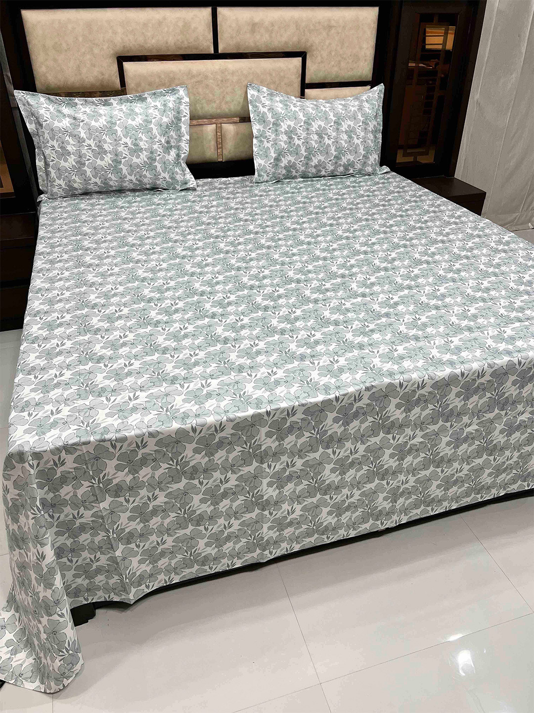 

Pure Decor Floral Printed 500TC Superfine Pure Cotton King Bedsheet with 2 Pillow Covers, Green