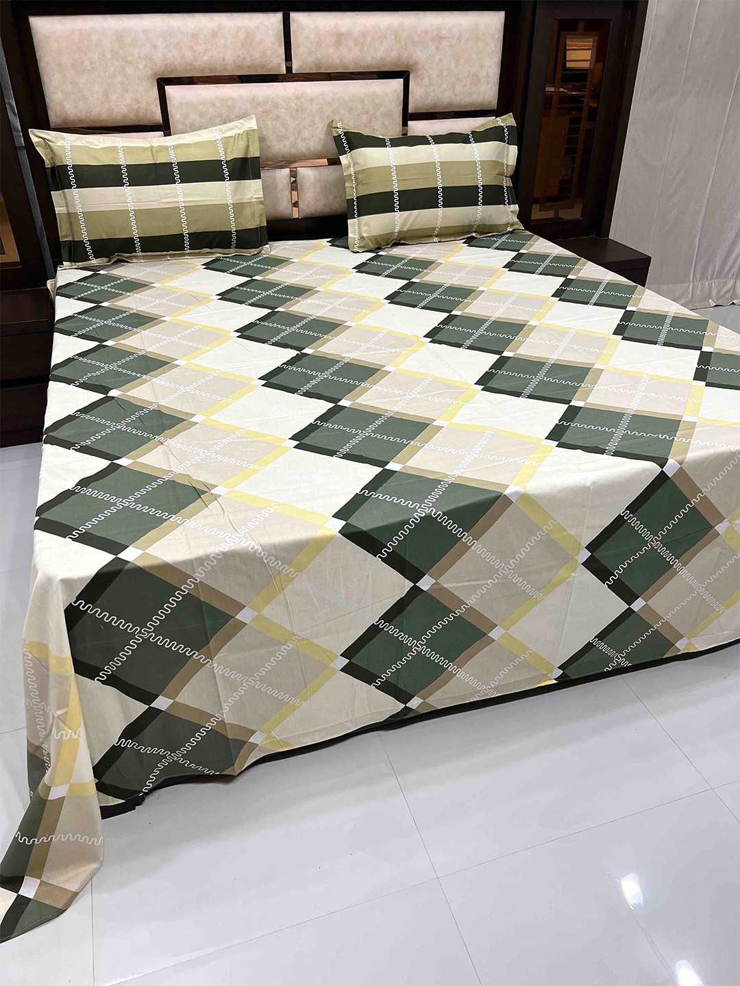 

Pure Decor Geometric Printed 400 TC Pure Cotton King Bedsheet with 2 Pillow Covers, Green