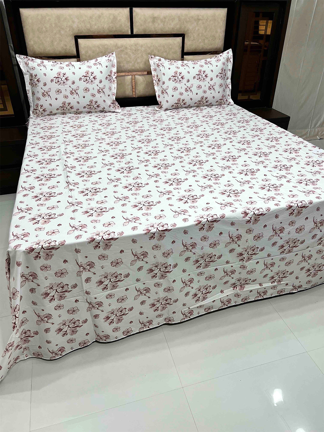 

Pure Decor Floral Printed 500TC Superfine Pure Cotton King Bedsheet with 2 Pillow Covers, Maroon