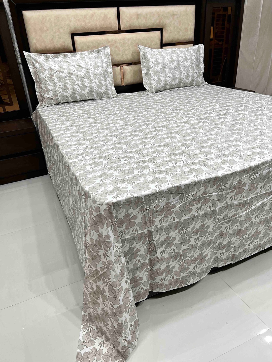 

Pure Decor Floral Printed 500TC Superfine Pure Cotton King Bedsheet with 2 Pillow Covers, Grey