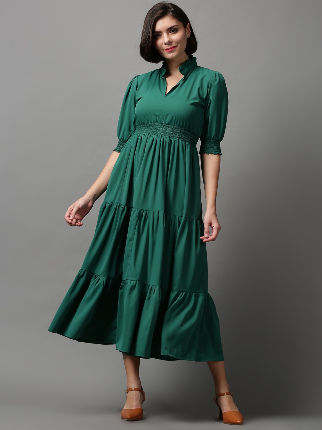 

SHOWOFF Women Solid Polyester Midi Dress, Green
