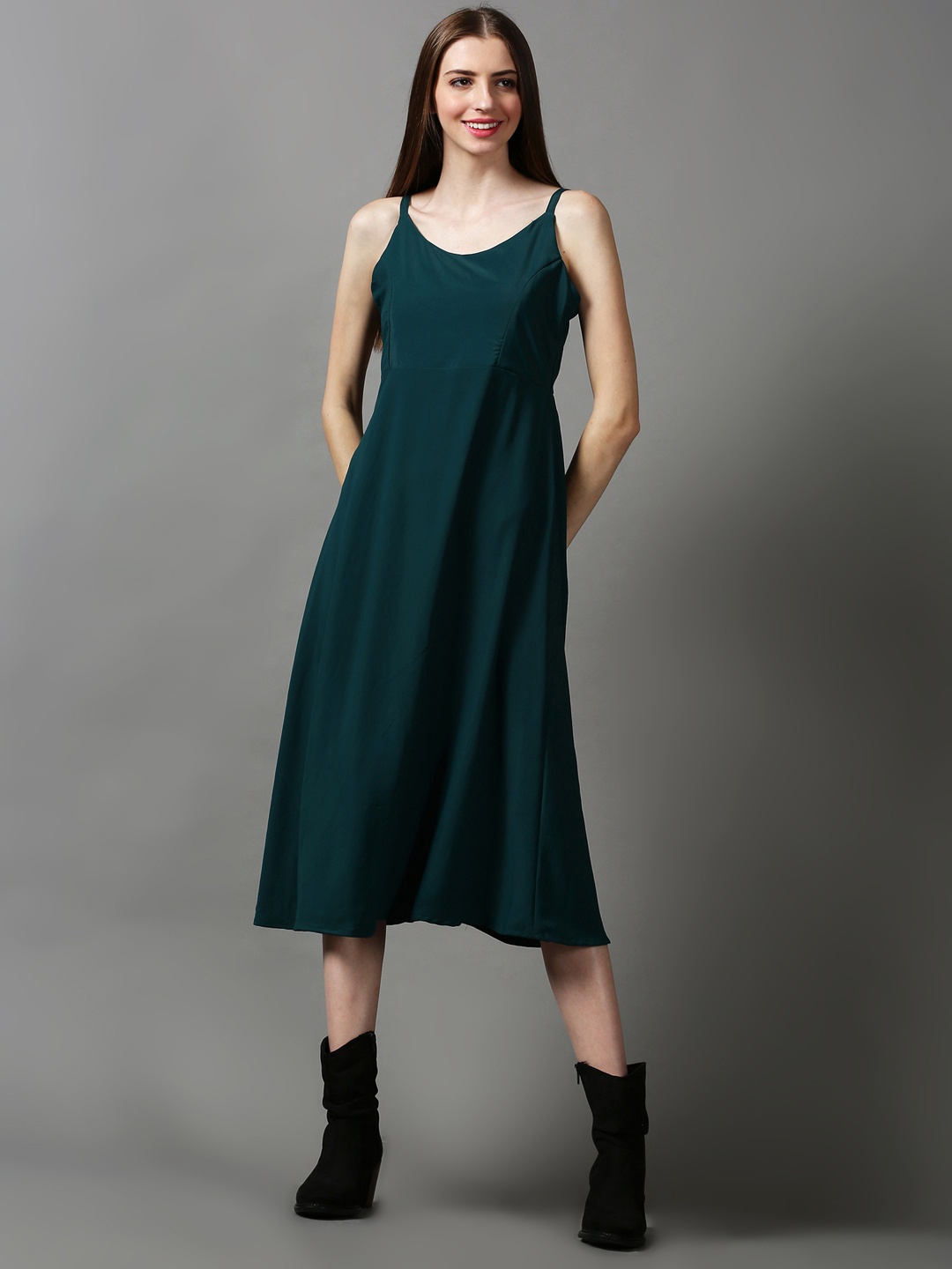 

SHOWOFF Women Solid Crepe Maxi Dress, Green