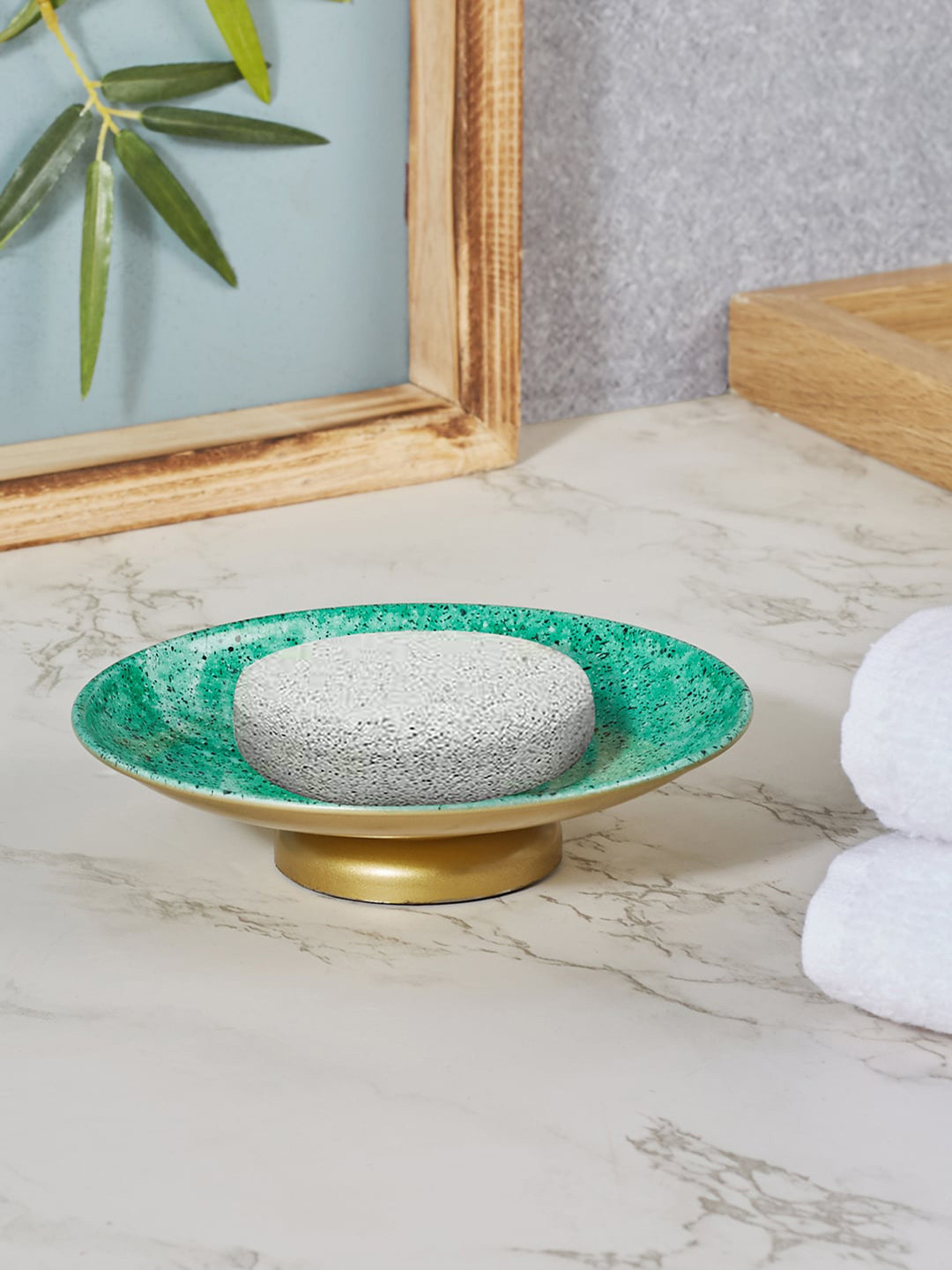 

HomeTown Textured Metal Sprinkle Finish Soap Dish, Turquoise blue