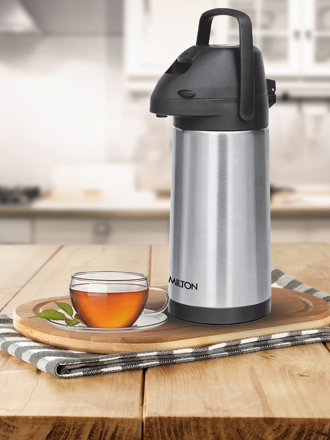 

Milton Silver Pinnacle 2500 Thermosteel 24 Hours Hot or Cold Dispenser 2500 ml