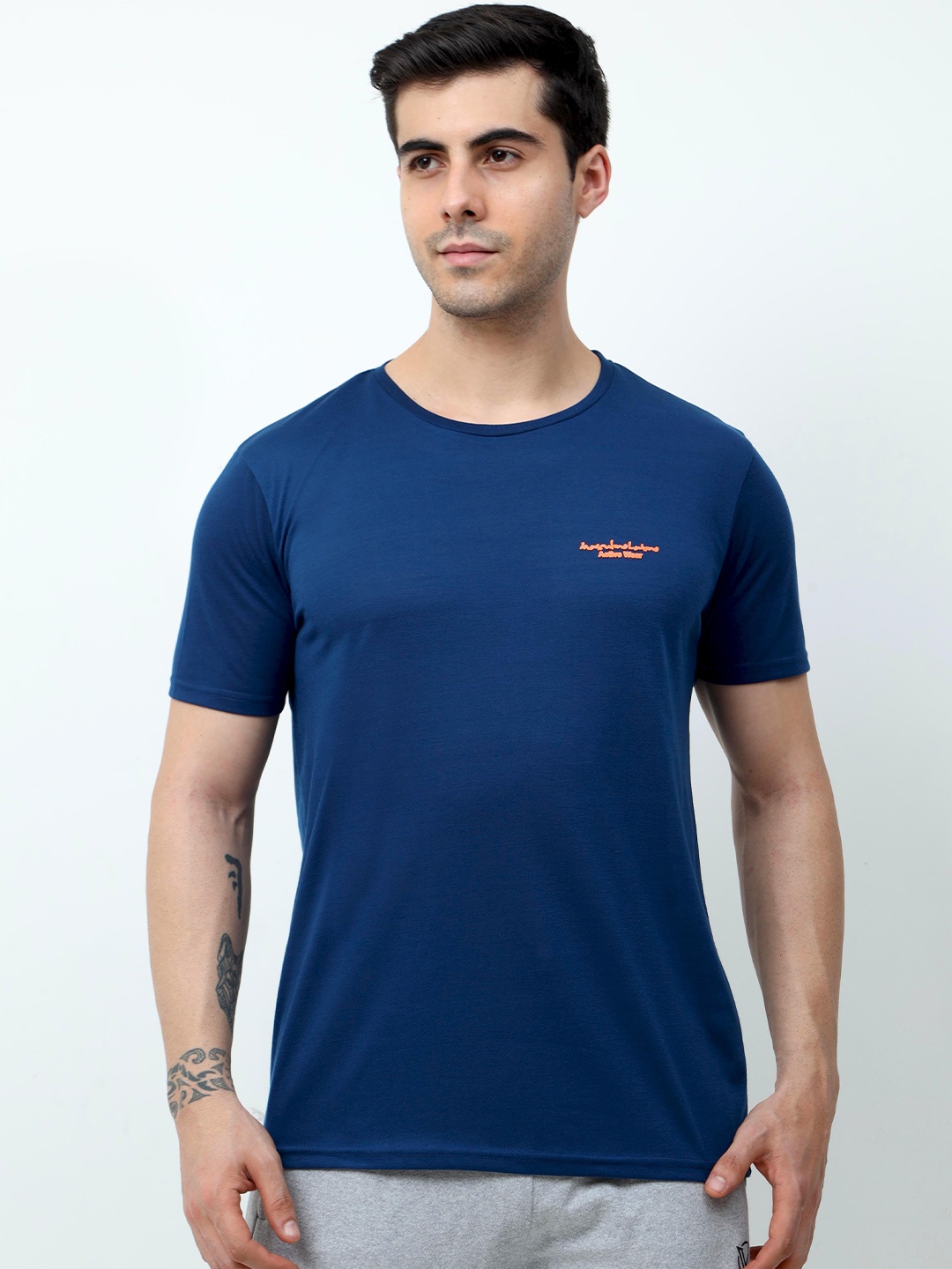 

Masculino Latino Plus Men Solid Sports T-shirt, Teal
