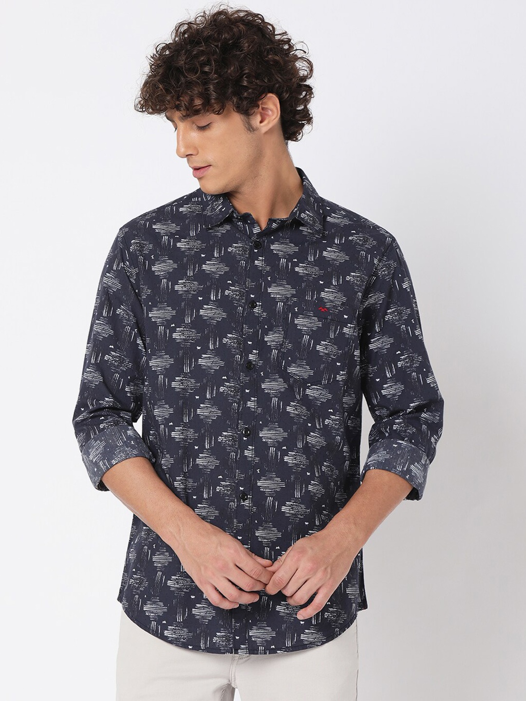 

Mufti Men Navy Classic Slim Fit Floral Printed Pure Cotton Casual Shirt, Navy blue