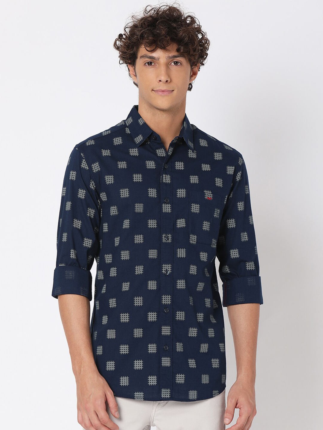 

Mufti Men Classic Geometric Printed Slim Fit Pure Cotton Casual Shirt, Navy blue