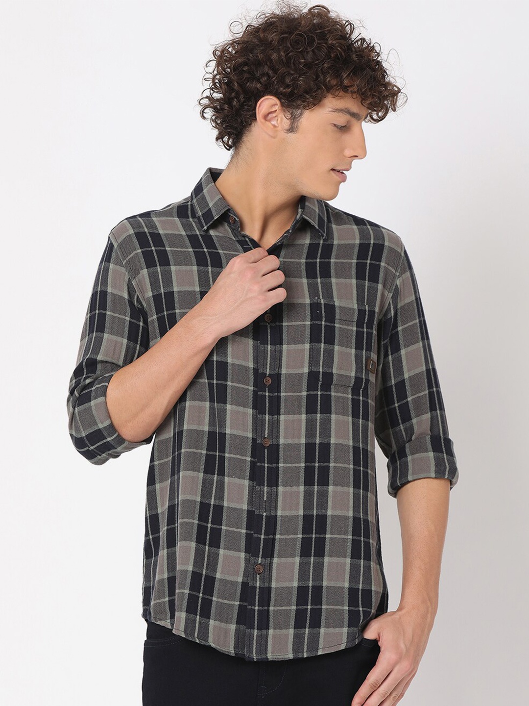 

Mufti Men Classic Slim Fit Tartan Checked Casual Shirt, Navy blue
