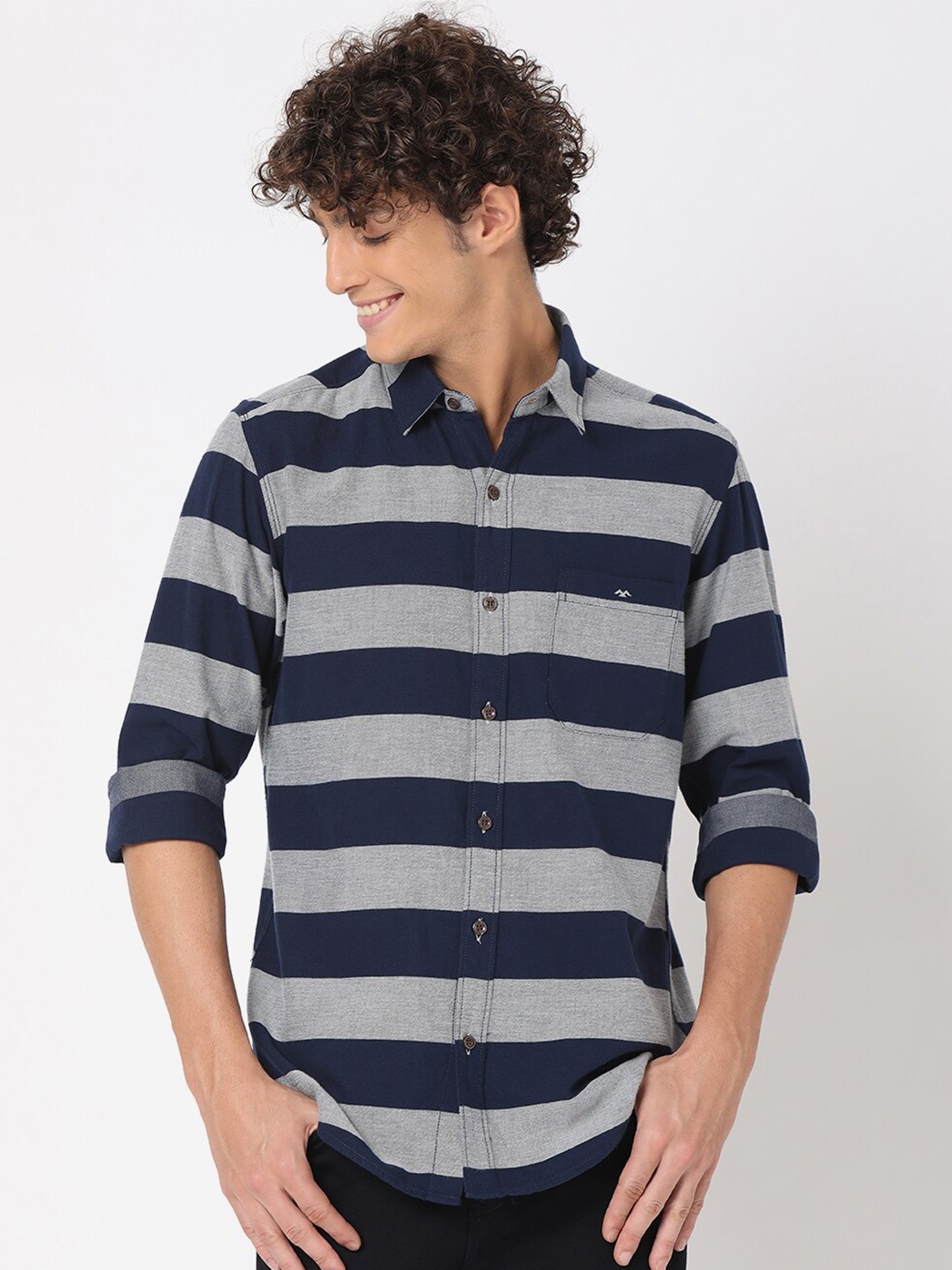 

Mufti Men Classic Slim Fit Horizontal Stripes Striped Casual Shirt, Navy blue