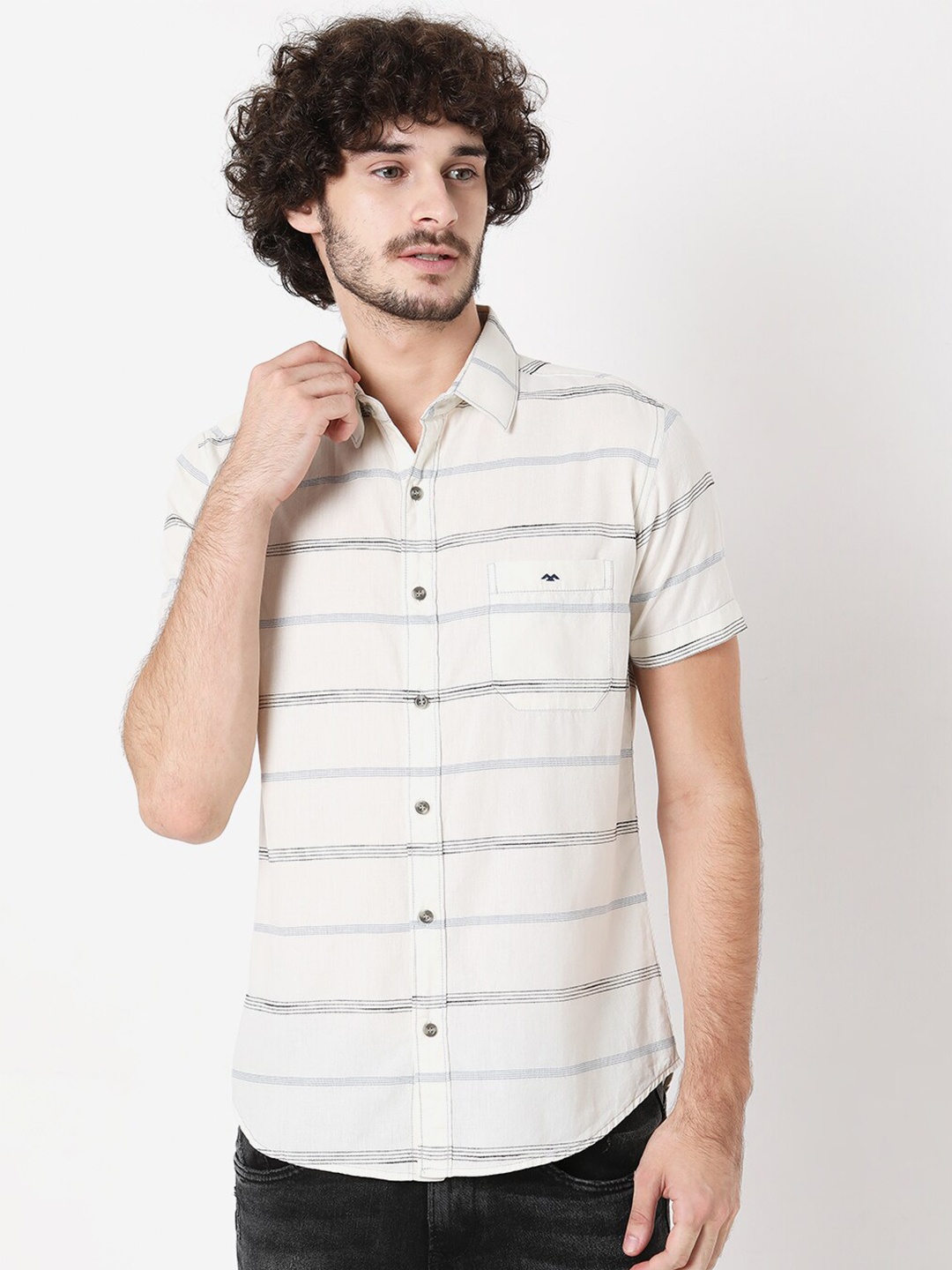 

Mufti Men Off White Classic Slim Fit Horizontal Stripes Striped Casual Shirt