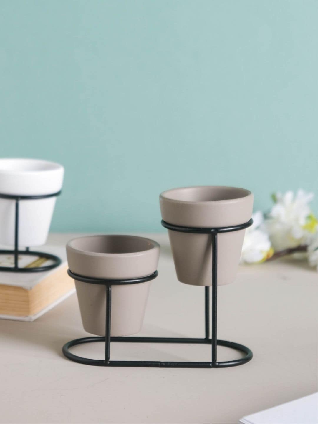 

Nestasia Set Of 2 Solid Ceramic Pot With Metal Stand, Grey
