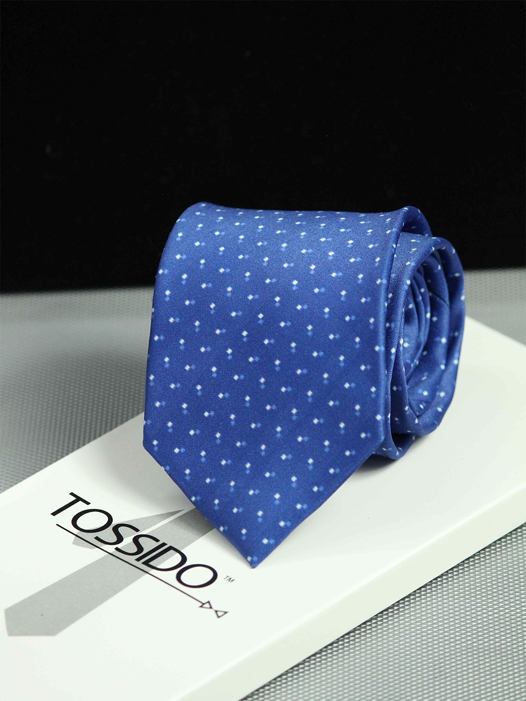 

Tossido Men Blue & Off White Printed Broad Tie