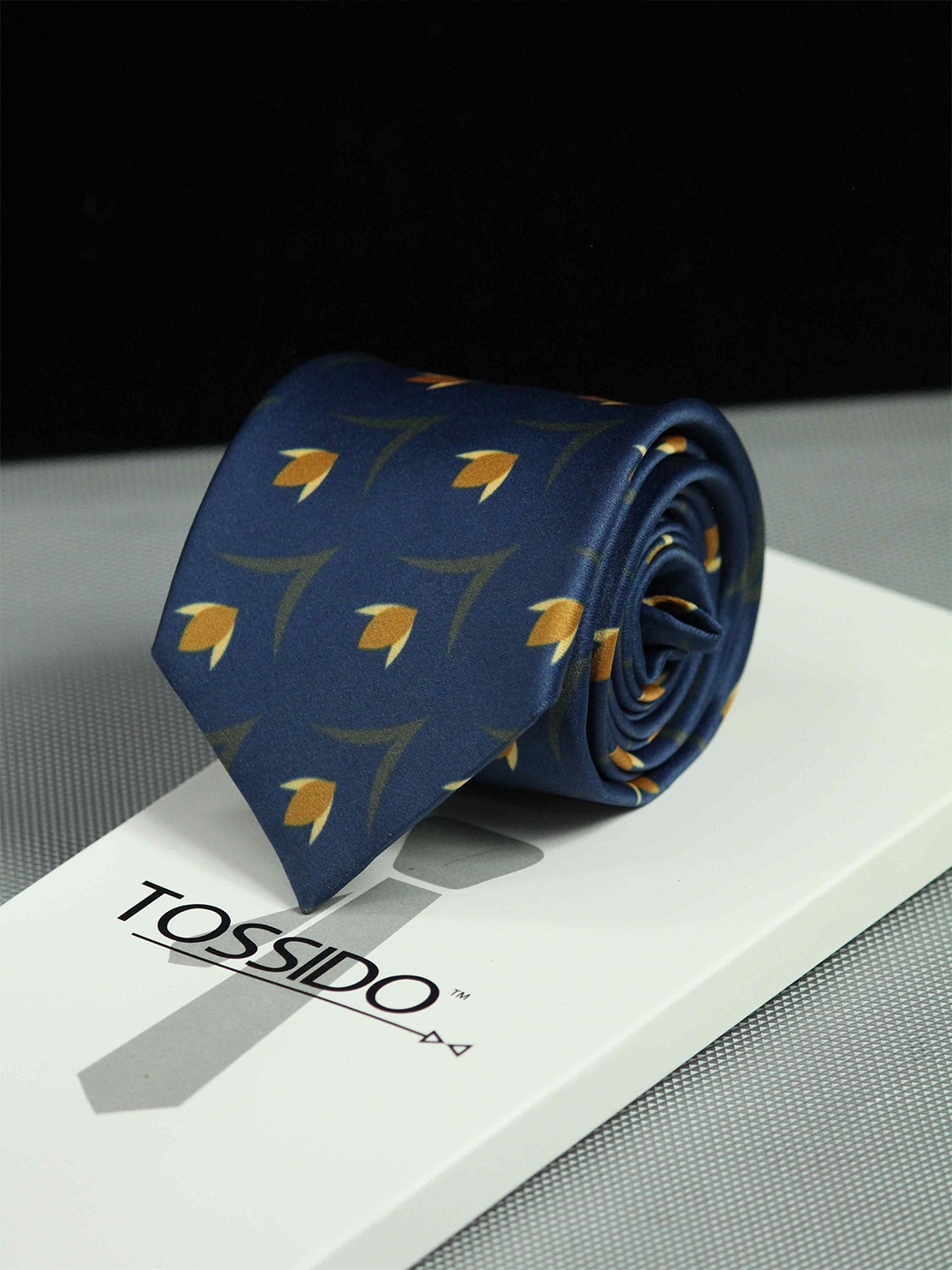 

Tossido Men Blue & Orange Printed Broad Tie